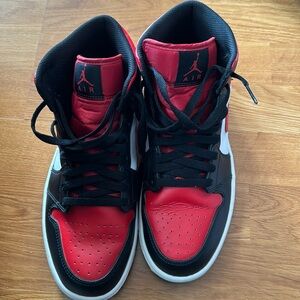 Jordan 1 Retro Mid Men’s size 9.5